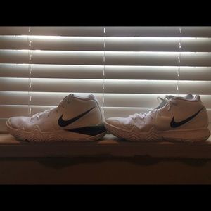 Kyrie Basketball Shoes